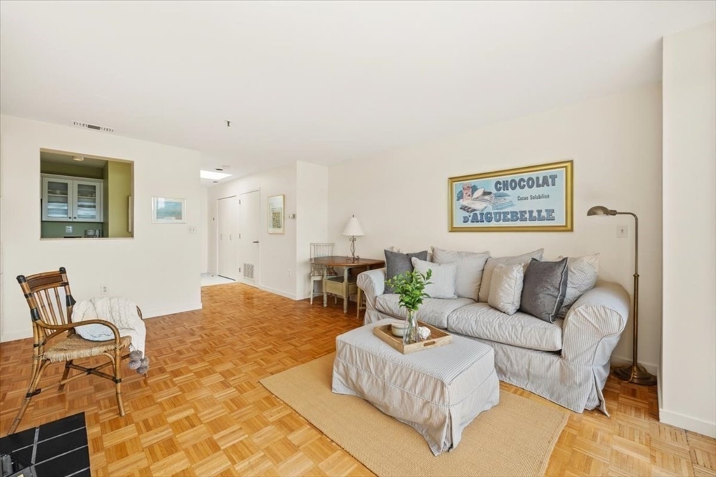 4 Canal Park Unit: 810PH