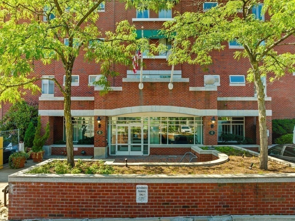 4 Canal Park Unit: 810PH