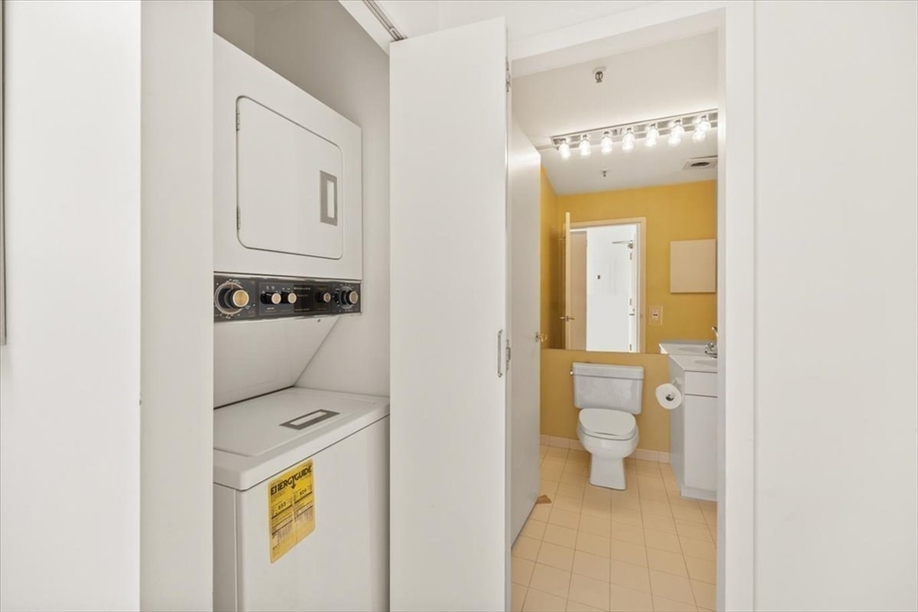 4 Canal Park Unit: 810PH