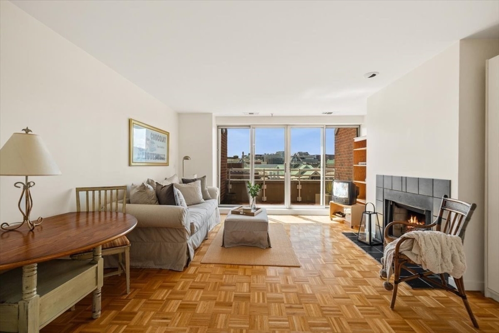 4 Canal Park Unit: 810PH