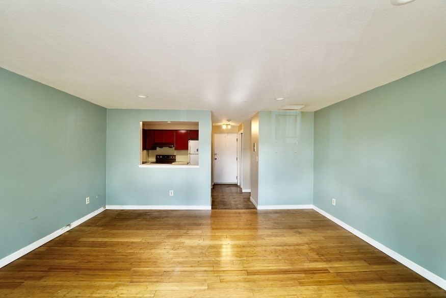 45 Oval Rd # 22