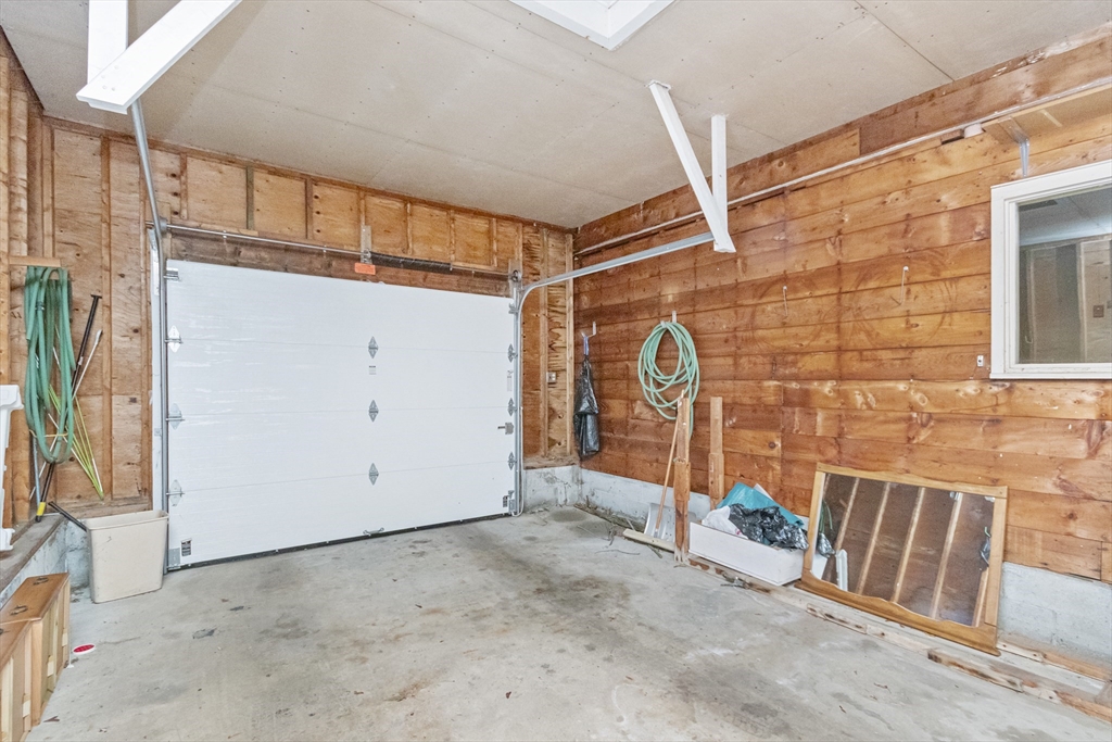 166 Maple St