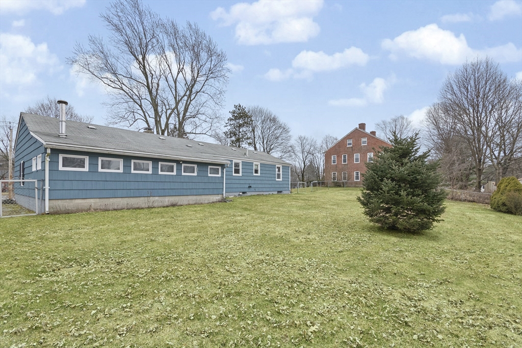 166 Maple St