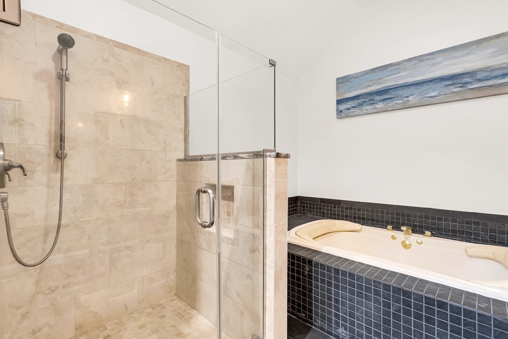 8 Highcroft Way # 8