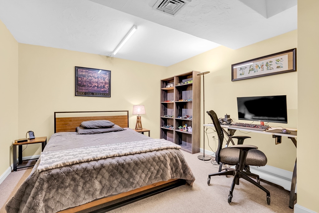8 Highcroft Way # 8