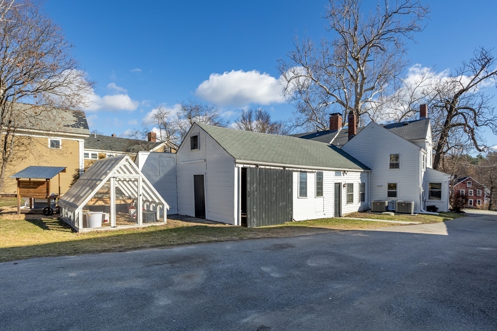 20 Fairbank St