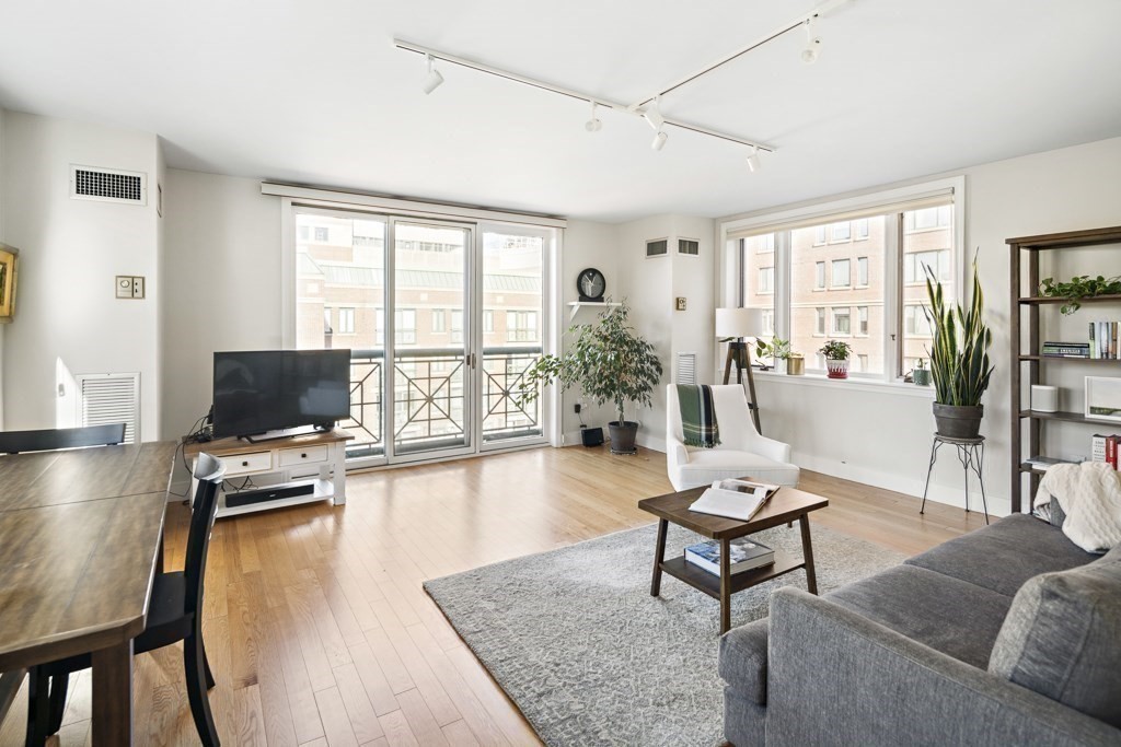 10 Rogers Street # 430