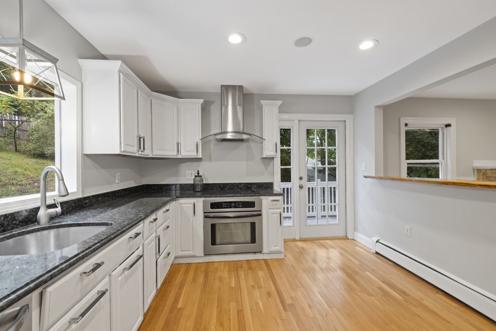 15 Bowman St