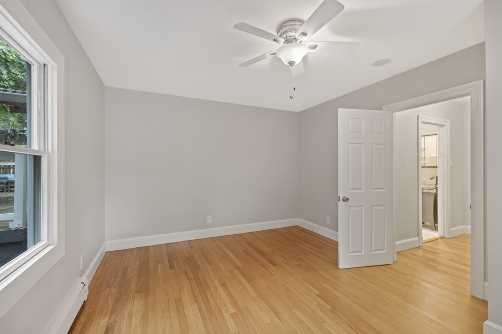15 Bowman St