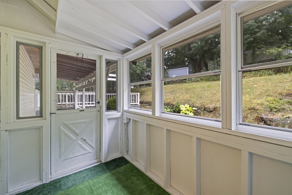 15 Bowman St