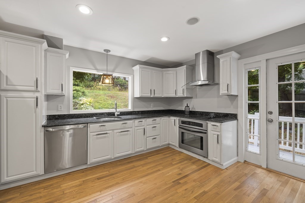 15 Bowman St