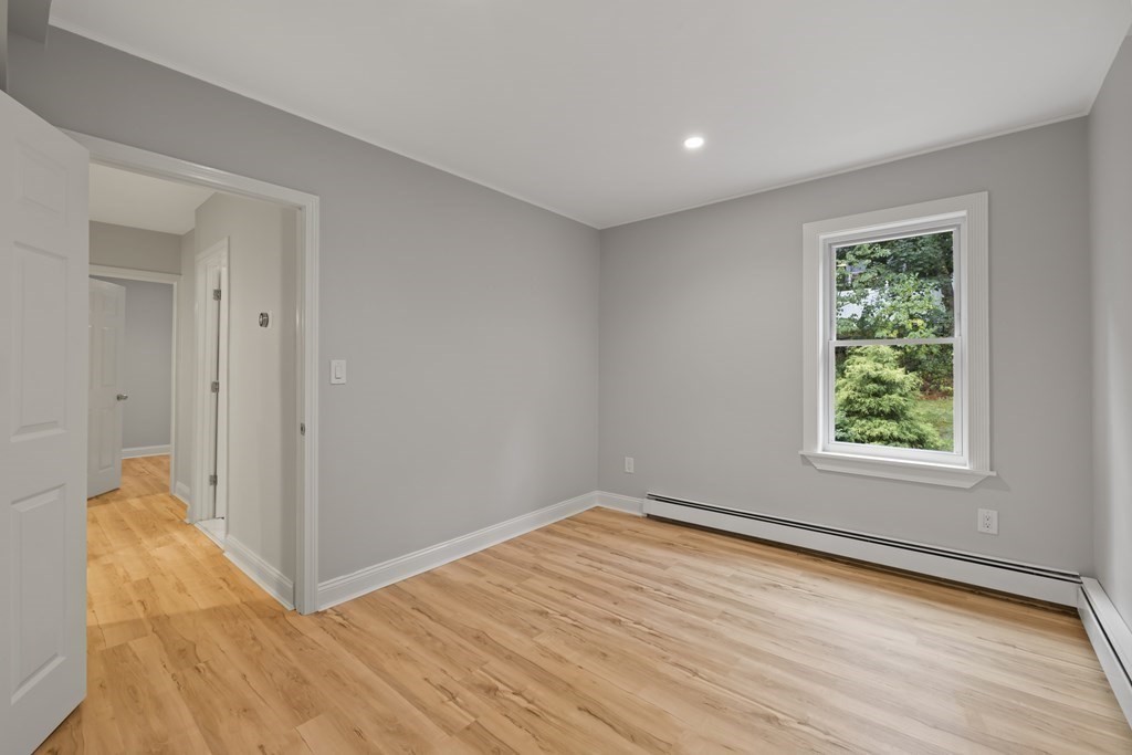 15 Bowman St