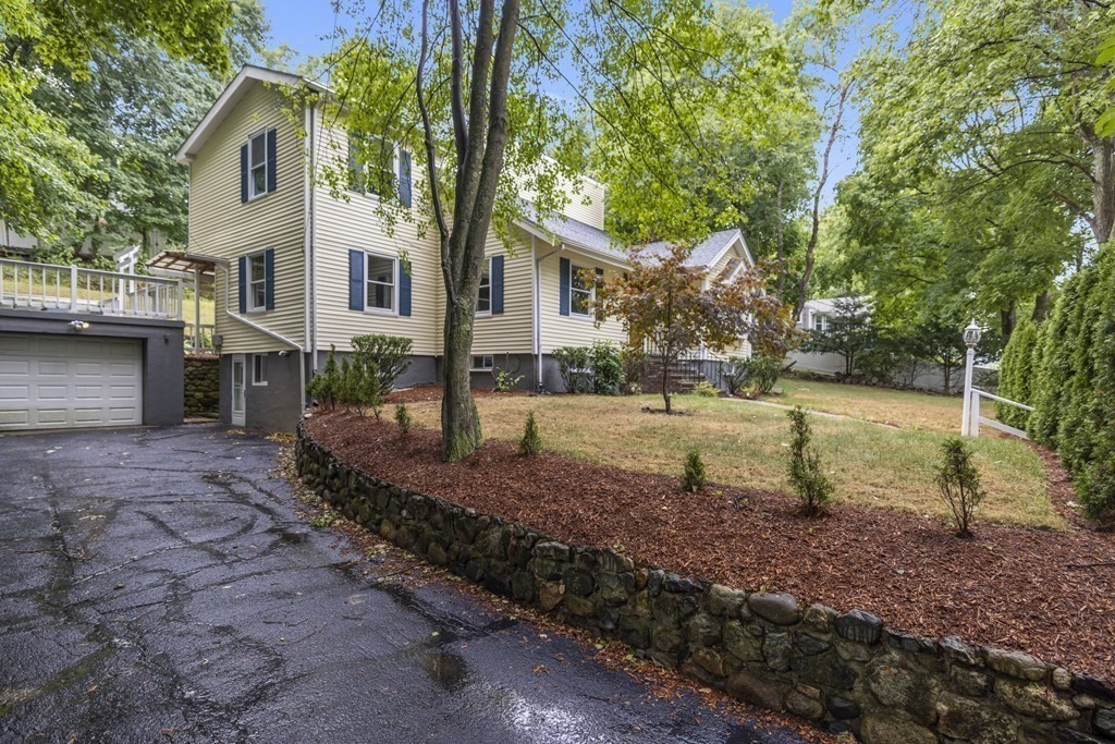 15 Bowman St