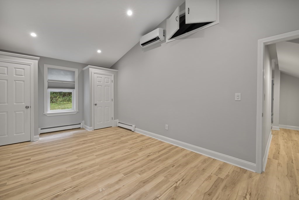 15 Bowman St