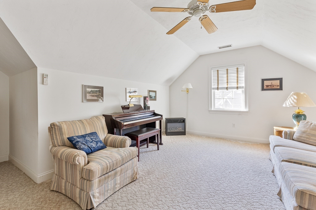 15 Rhonda Rheault Dr
