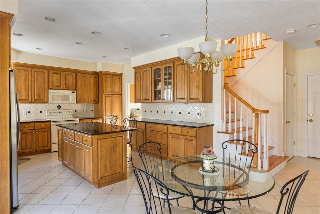 15 Rhonda Rheault Dr