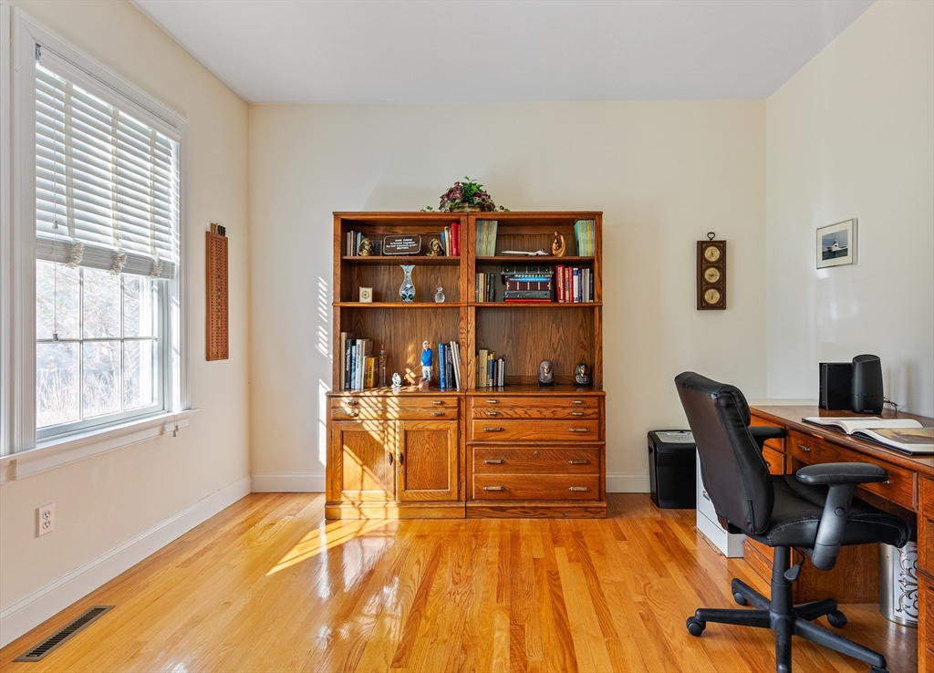 15 Rhonda Rheault Dr