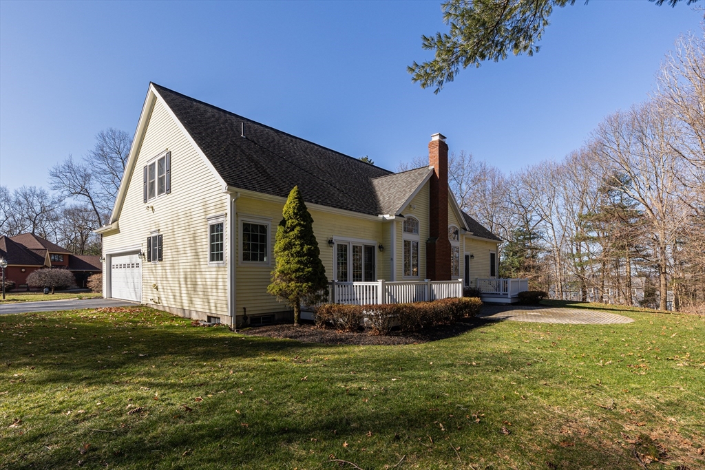 15 Rhonda Rheault Dr