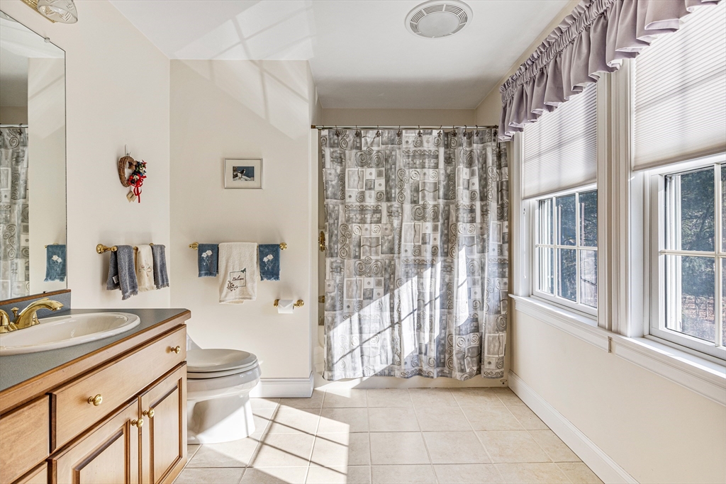 15 Rhonda Rheault Dr