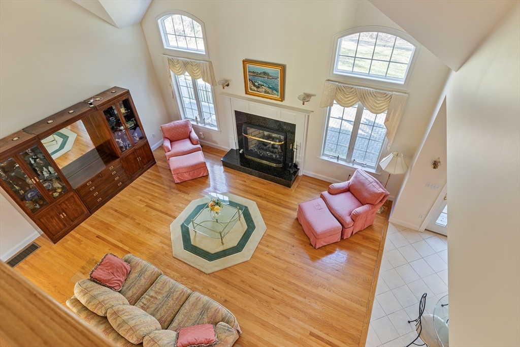 15 Rhonda Rheault Dr
