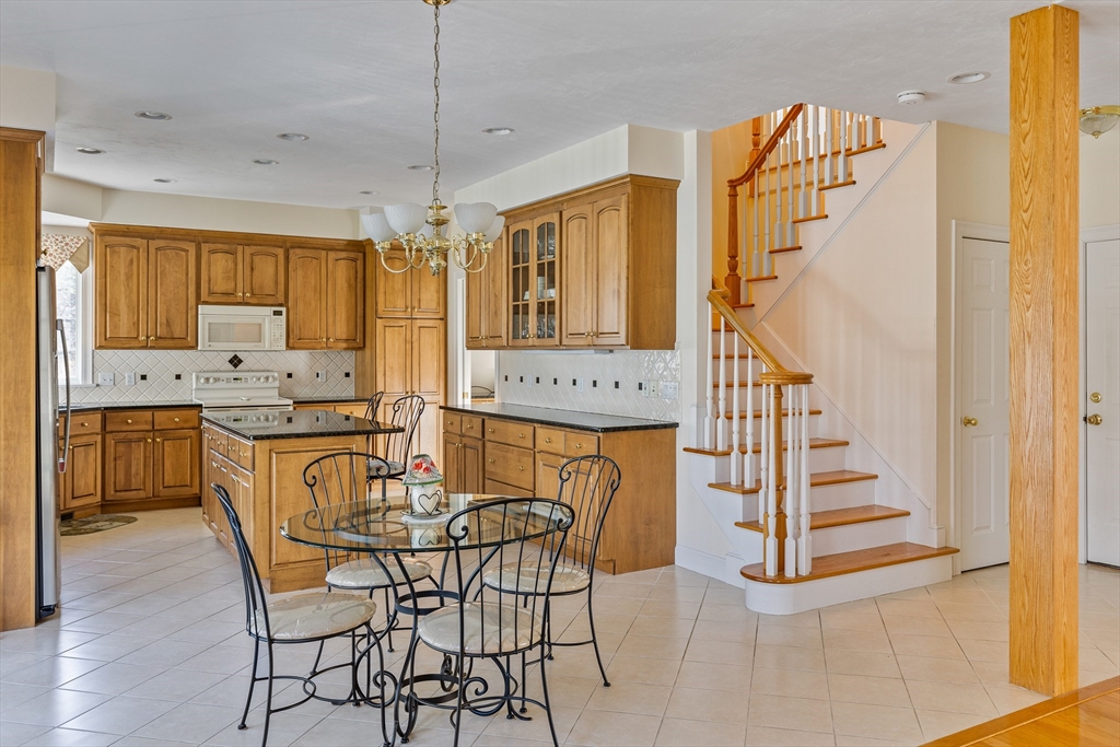 15 Rhonda Rheault Dr