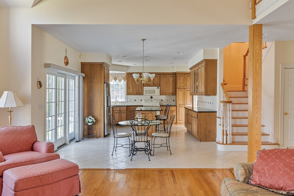 15 Rhonda Rheault Dr