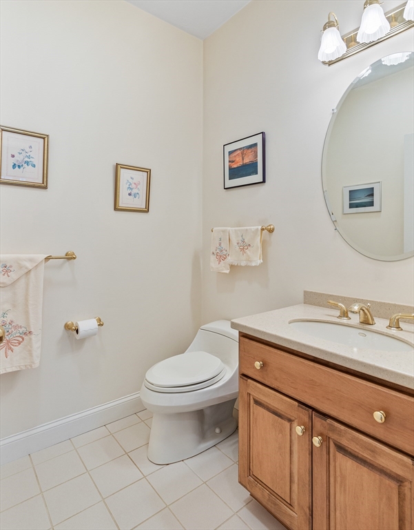 15 Rhonda Rheault Dr