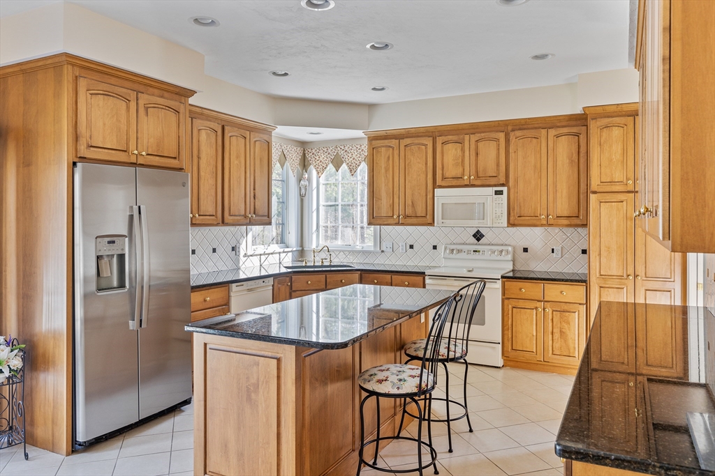 15 Rhonda Rheault Dr