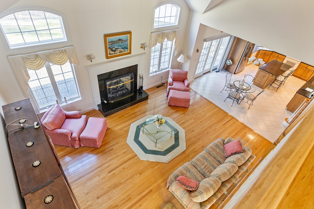 15 Rhonda Rheault Dr