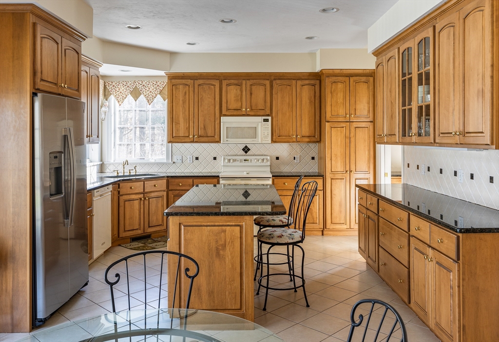 15 Rhonda Rheault Dr