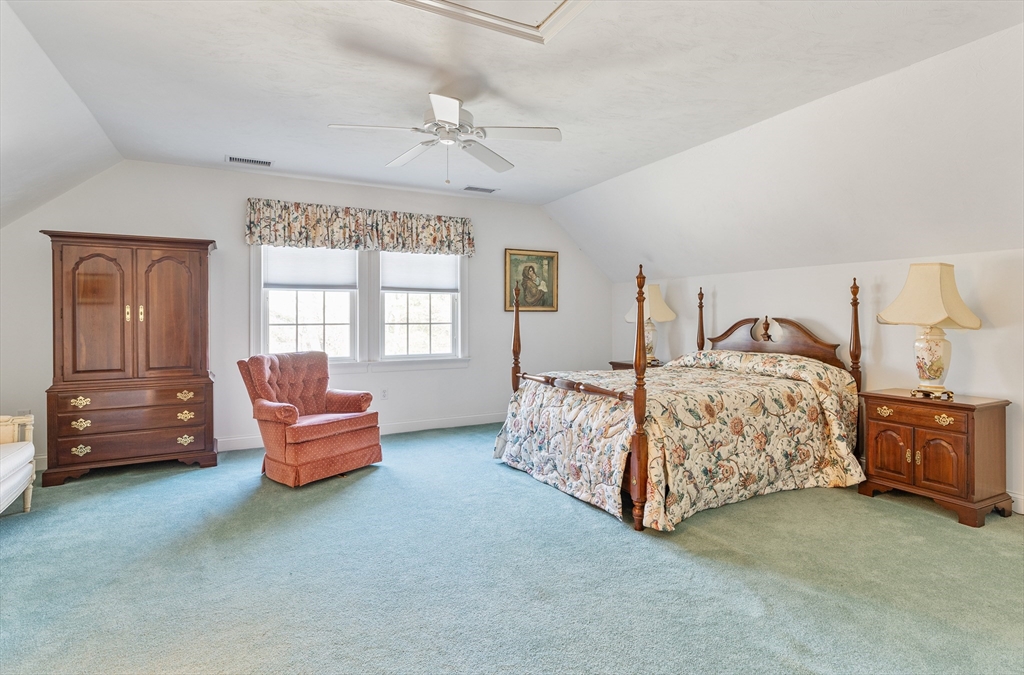 15 Rhonda Rheault Dr