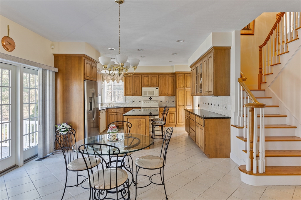 15 Rhonda Rheault Dr