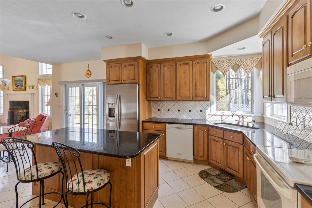 15 Rhonda Rheault Dr