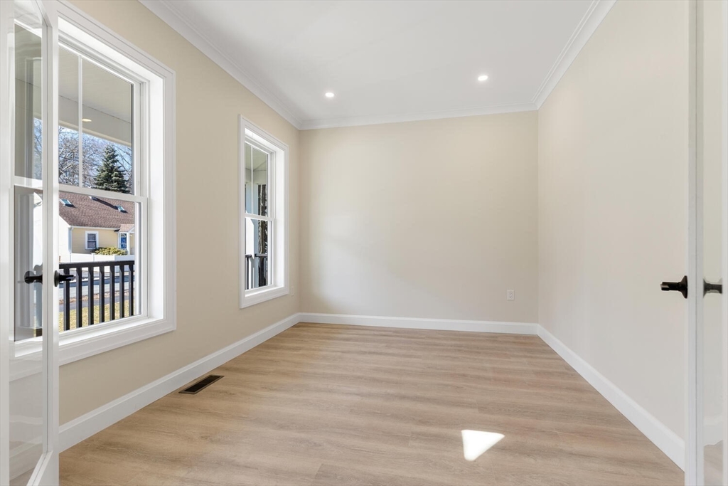 6 Myrtle Ave