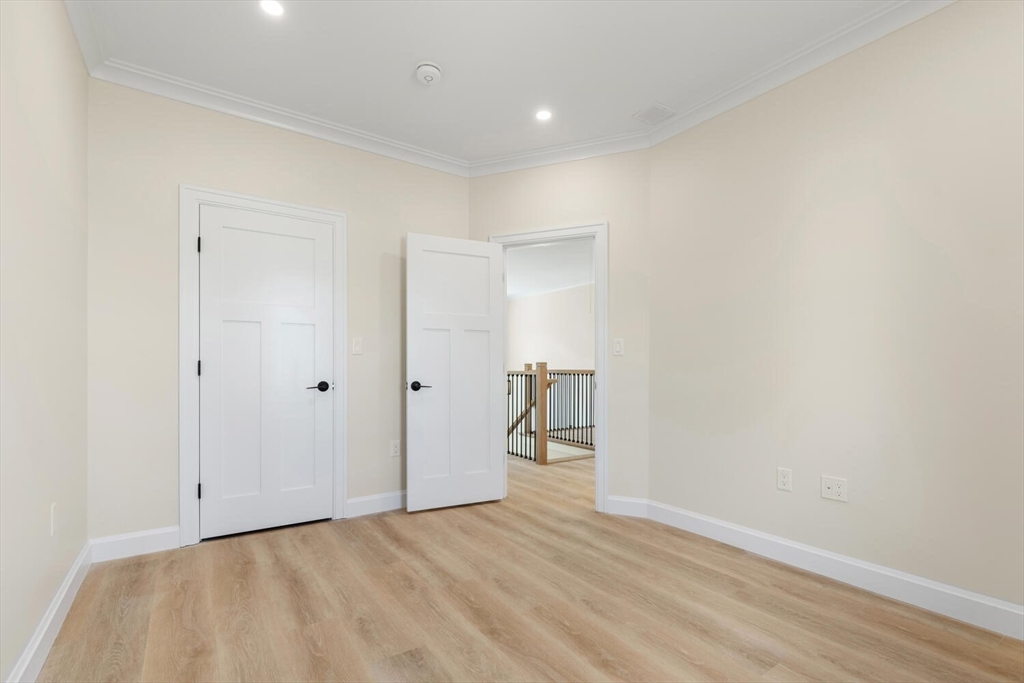6 Myrtle Ave