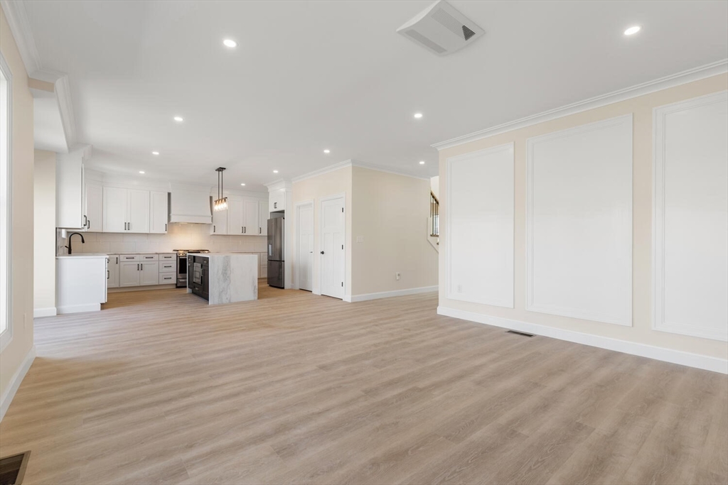 6 Myrtle Ave
