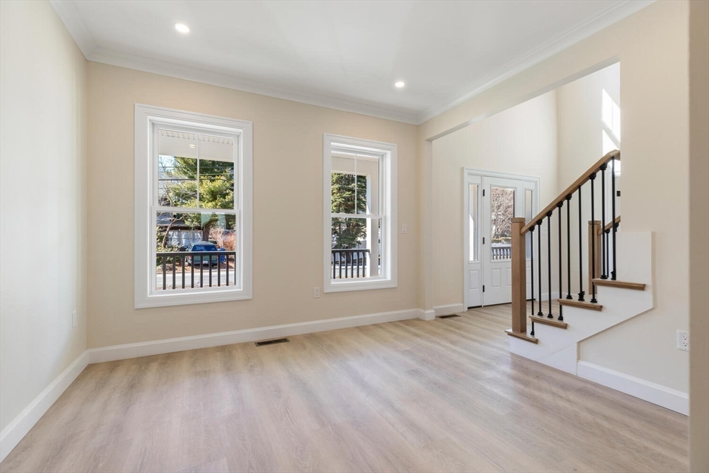 6 Myrtle Ave