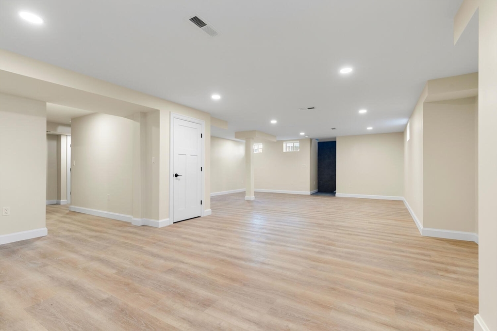 6 Myrtle Ave