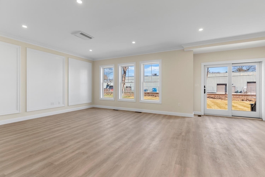 6 Myrtle Ave