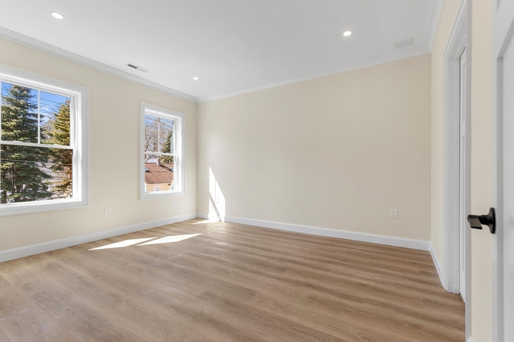 6 Myrtle Ave