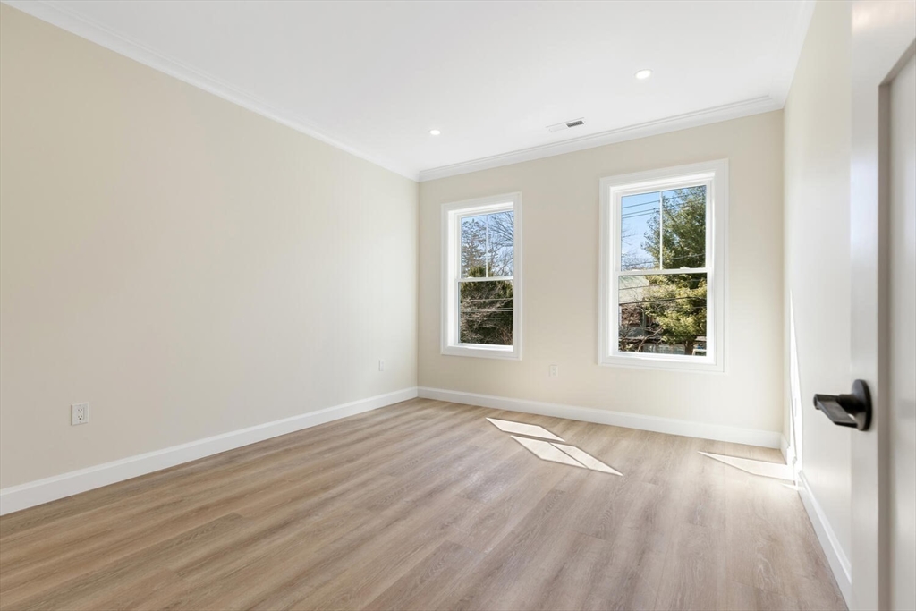 6 Myrtle Ave