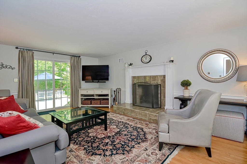 76 Carroll Dr