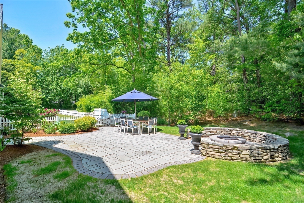 76 Carroll Dr
