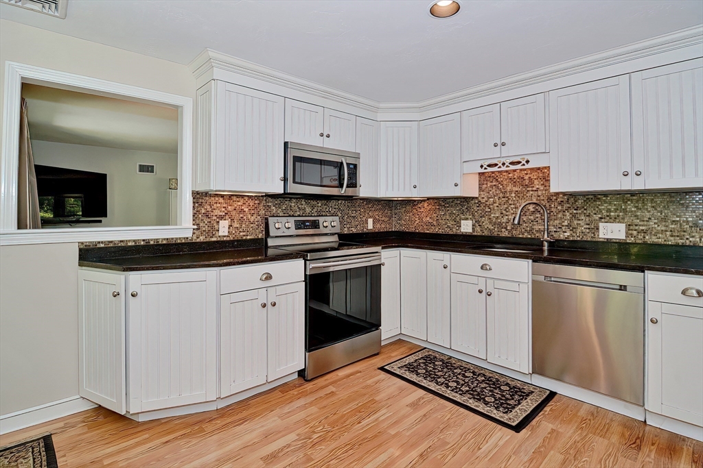 76 Carroll Dr