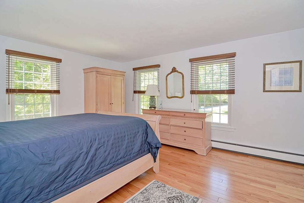 76 Carroll Dr