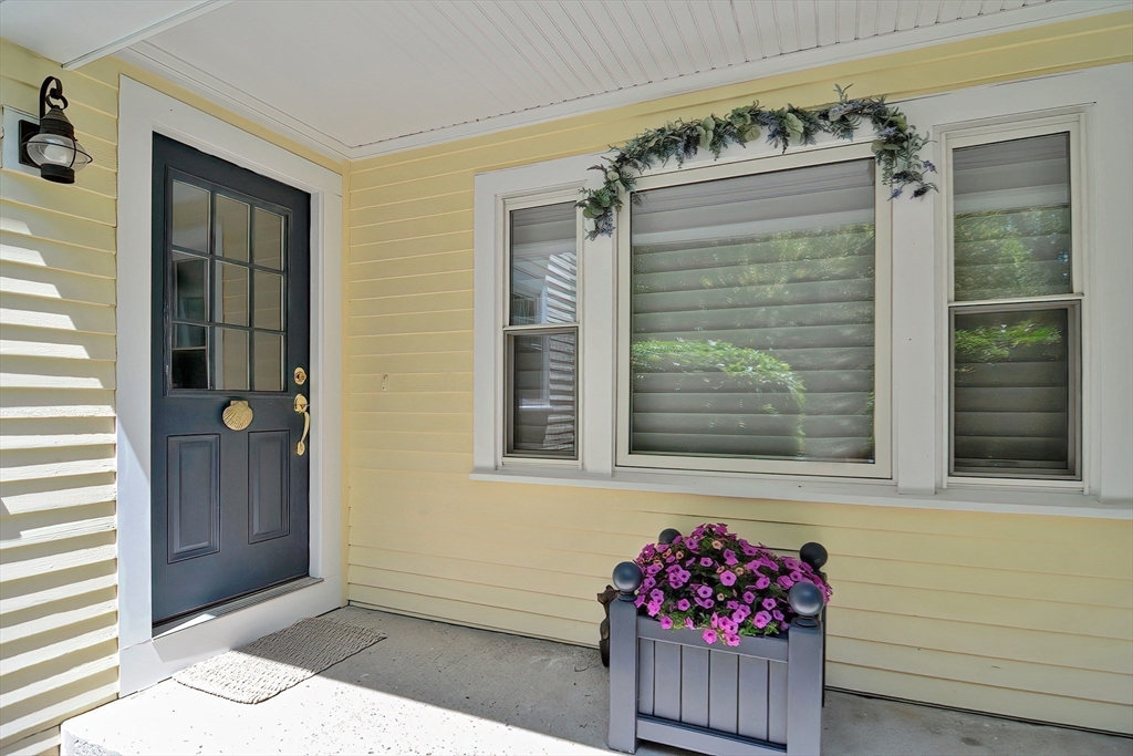 76 Carroll Dr