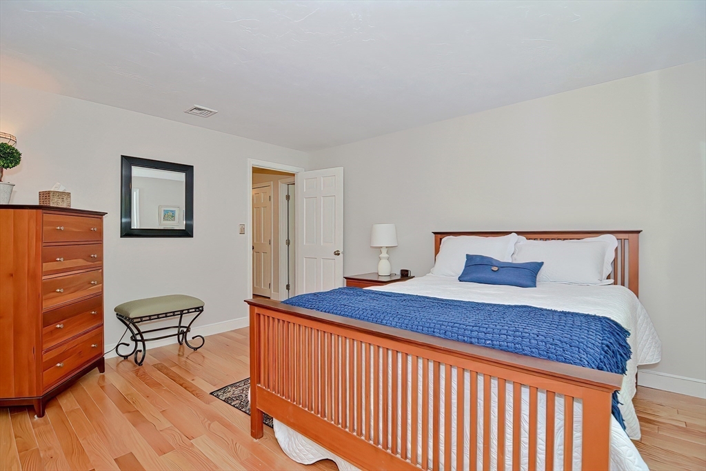 76 Carroll Dr