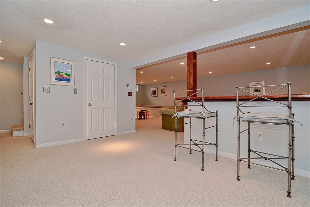 76 Carroll Dr