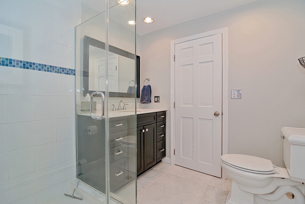 76 Carroll Dr