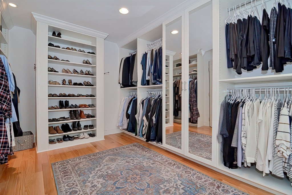 76 Carroll Dr